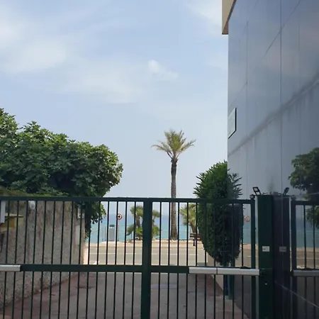 아파트 Les Caroubiers