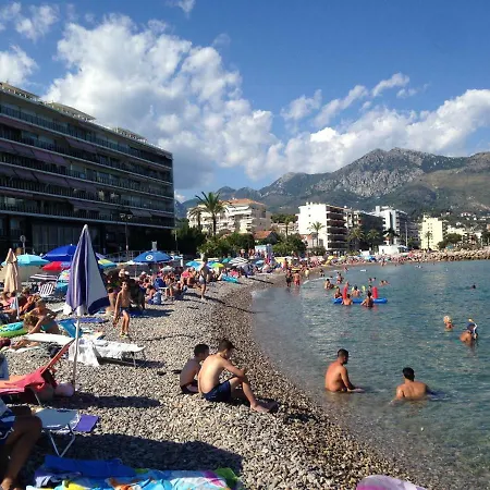 Les Caroubiers 아파트